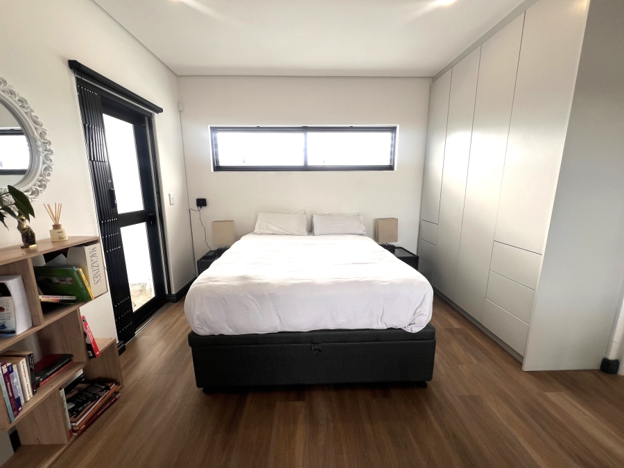 To Let 4 Bedroom Property for Rent in Sandown Western Cape